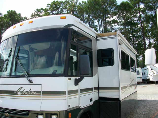 Used 2002 Winnebago Adventurer 32 Class A - Gas For Sale